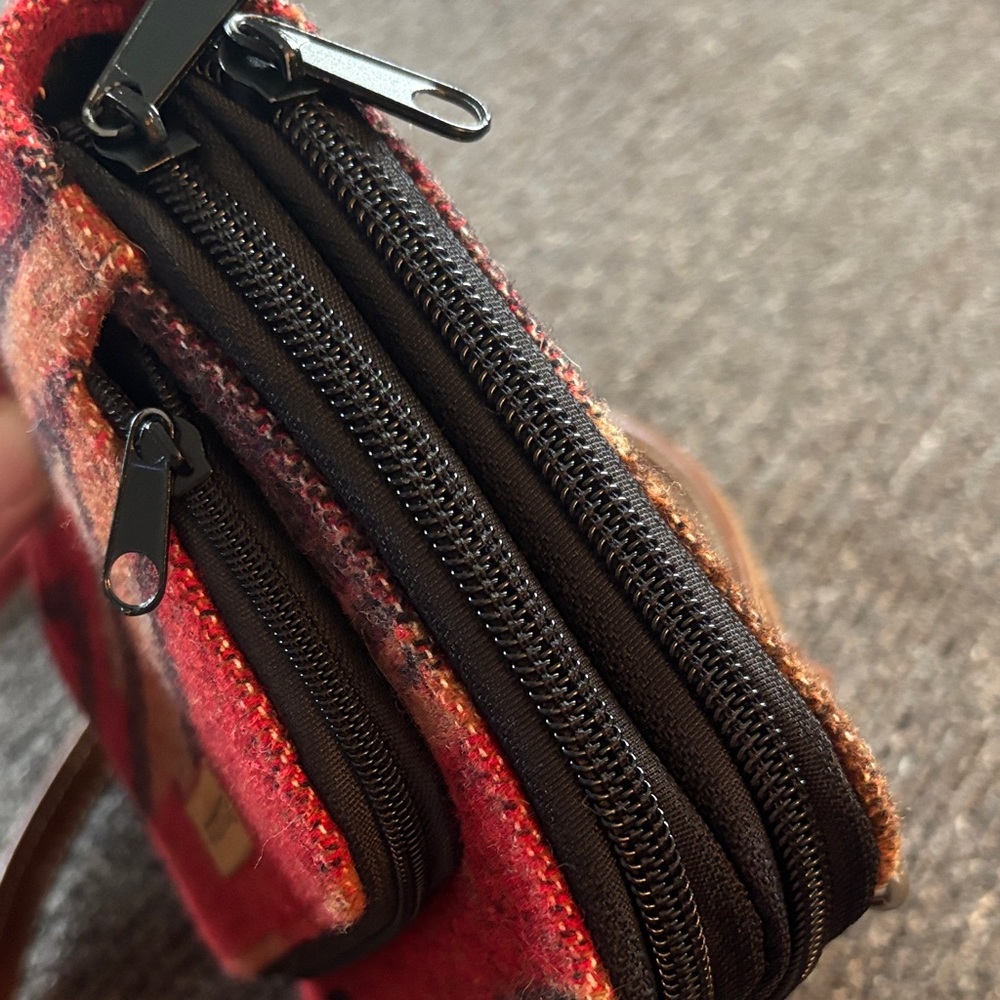 Pendleton Red and Tan Crossbody Bag - Picture 3 of 10